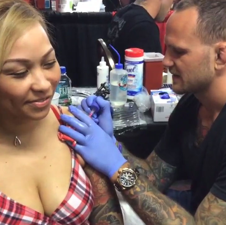 how much should you tip a tattoo artist tattoo com how much should you tip a tattoo artist tattoo com